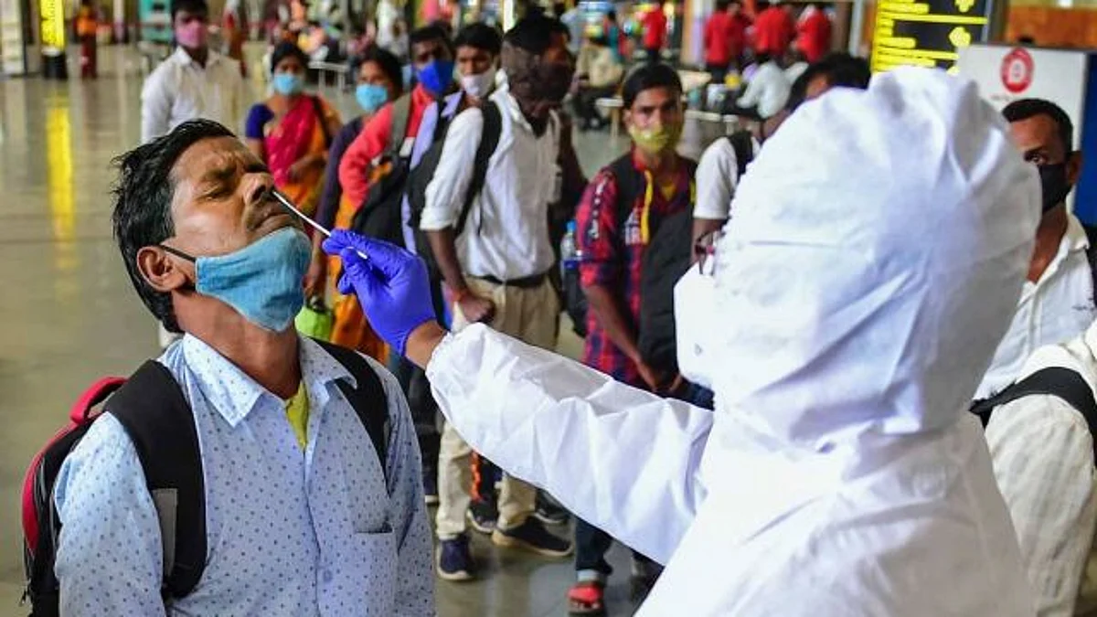 Covid-19 Updates: देश में बीते 24 घंटे में सामने आए कोरोना के 5,379 नए मामले, सक्रिय मरीजों की संख्या घटकर 50,594 हुई