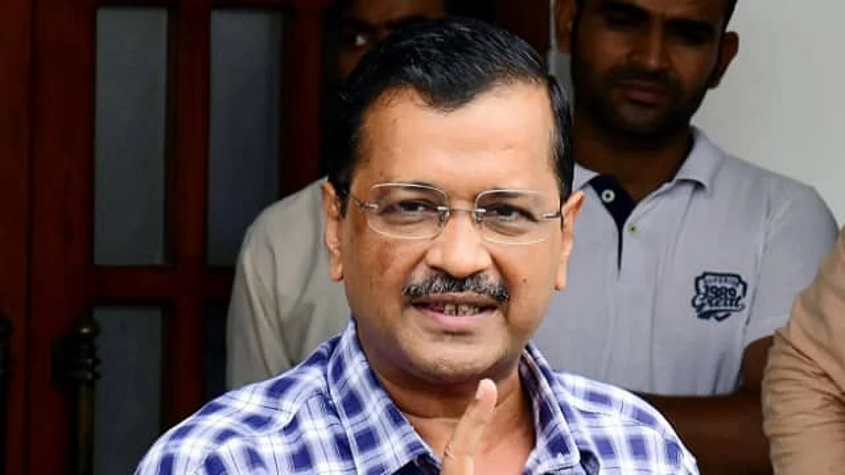 Gujarat Politics: गुजरात में आप के दफ्तर पर पुलिस का छापा, केजरीवाल बोले- बौखला गई भाजपा