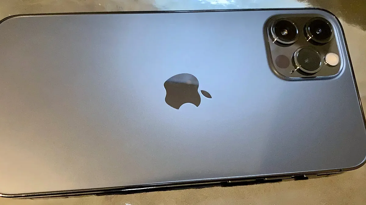 Apple के फोन पसंद करने वालों के लिए बुरी खबर, अब इस देश में नहीं बिकेंगे iPhone
