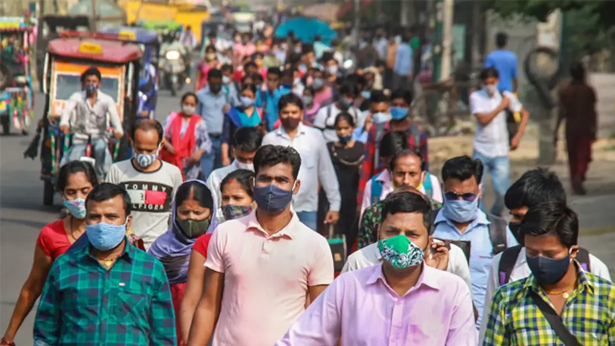 Covid-19 Updates: कोरोना के मोर्चे पर राहत, बीते 24 घंटे में सामने आए 5,554 नए मामले, 18 की मौत