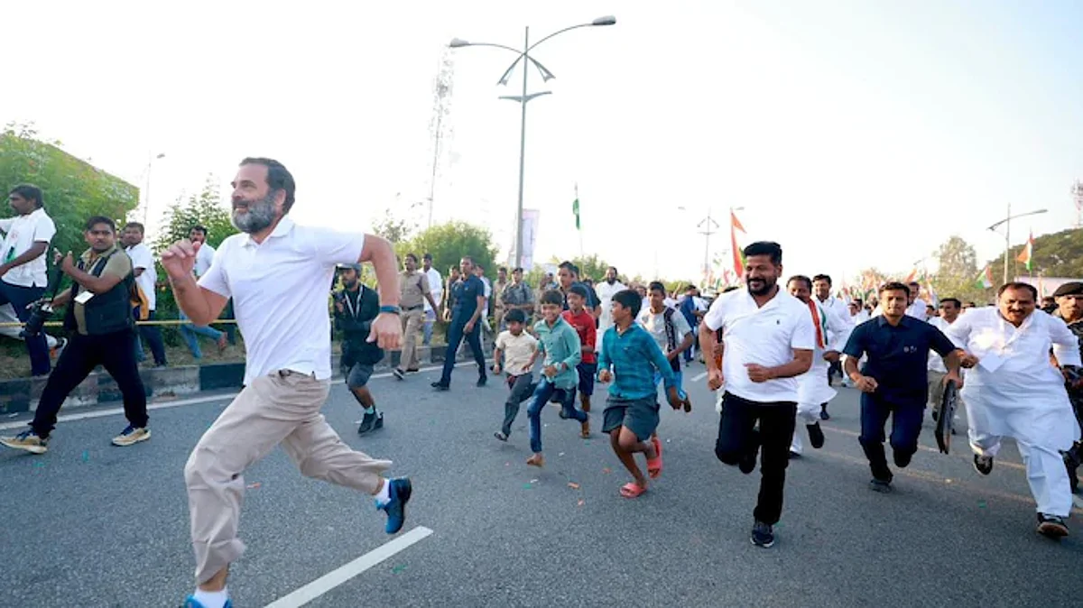 Bharat Jodo Yatra: तेलंगाना में राहुल गांधी ने गोलापल्ली में 'भारत जोड़ो यात्रा' के दौरान लगाई दौड़, देखें वीडियो