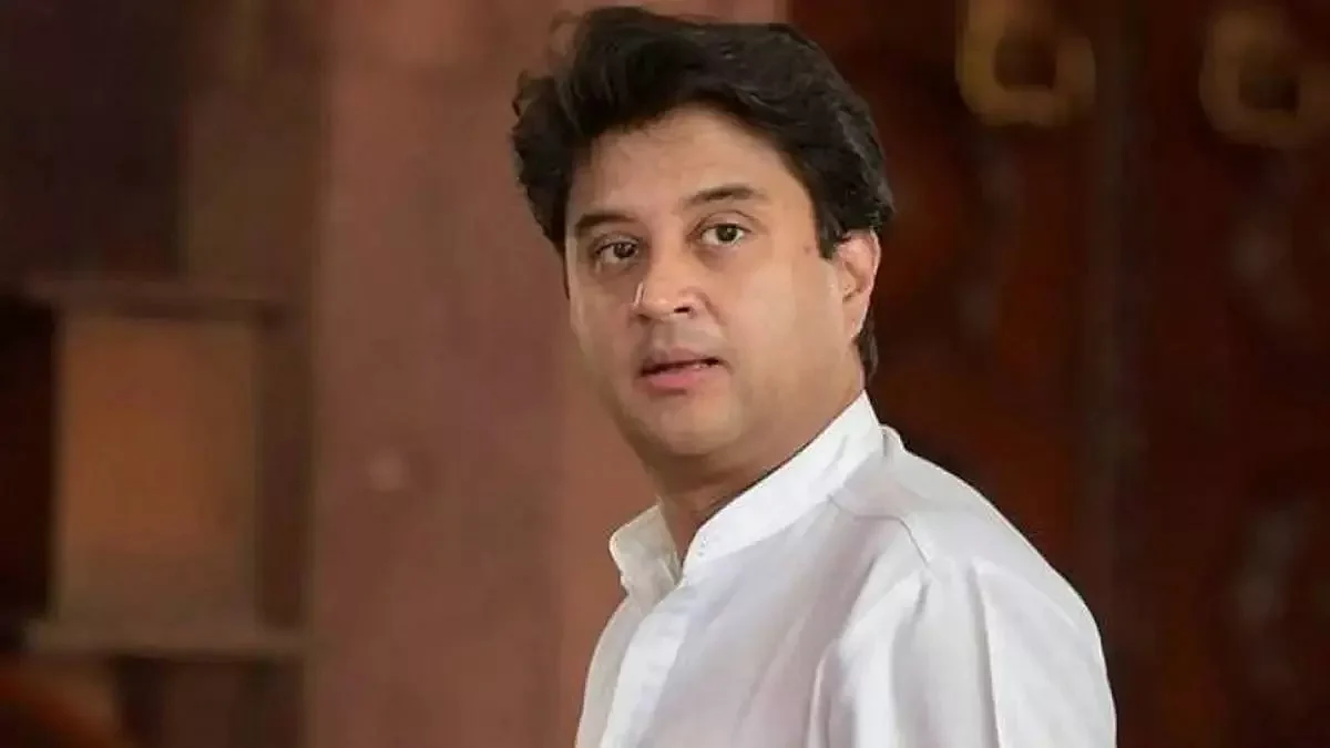 केंद्रीय मंत्री ज्योतिरादित्य सिंधिया हुए कोरोना संक्रमित, भाजपा कोर ग्रुप की बैठक में हुए थे शामिल