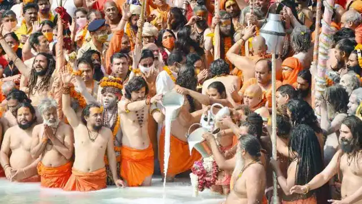प्रयागराज: यूपी सरकार ने 2025 महाकुंभ की तैयारी कर दी है शुरू