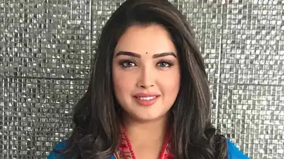 अयोध्या में शूटिंग कर रही Aamrapali Dubey का सामान हुआ चोरी, होटल के कमरे से लाखों के गहने-मोबाइल गायब