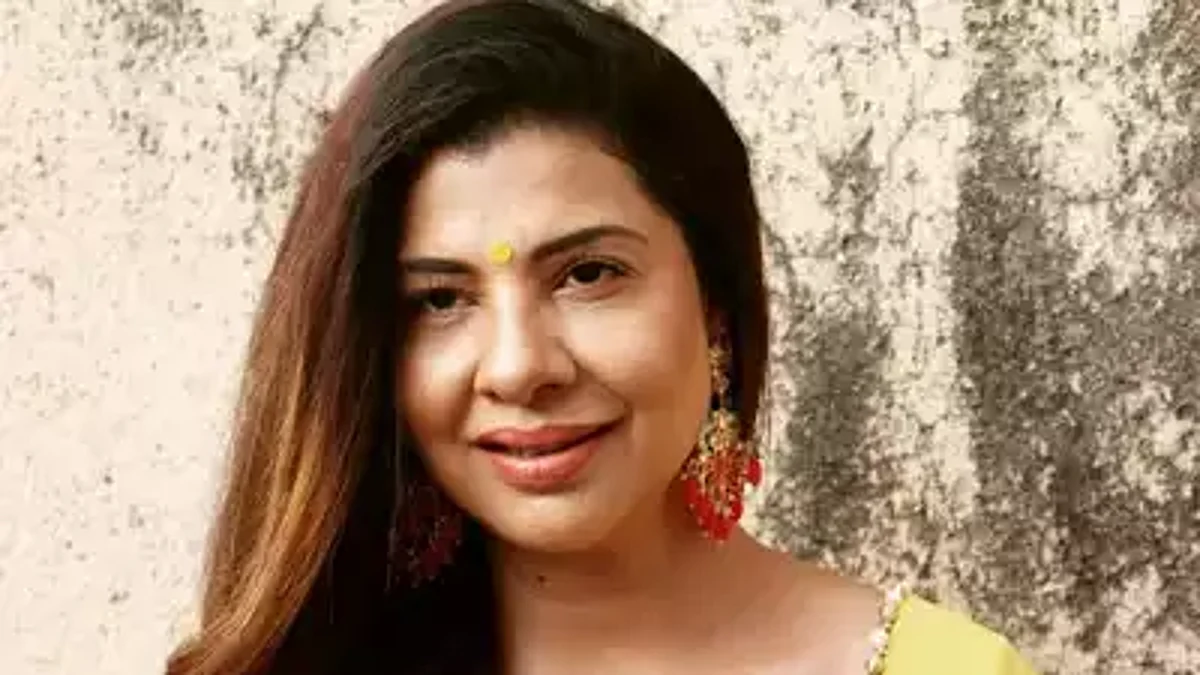 भोजपुरी एक्ट्रेस संभावना सेठ को ठेकेदार ने लगाया लाख रुपए का चूना, जाने क्या है पूरा माजरा