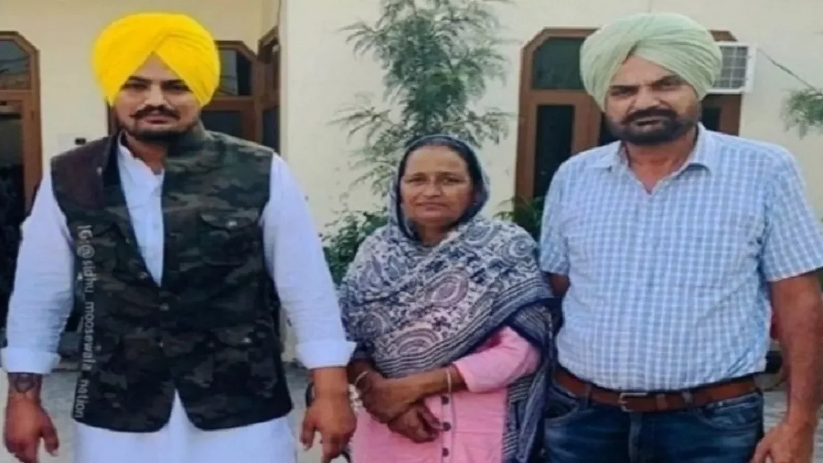 पंजाबी गायक सिद्धू मूसेवाला के माता-पिता ने भारत छोड़ा, UK हुए रवाना