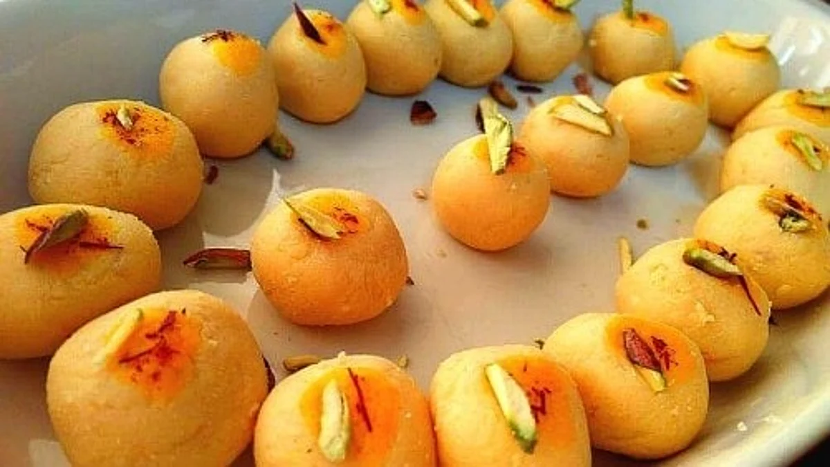 Recipe: केसर मलाई लड्डू (Kesar Malai Laddu)
