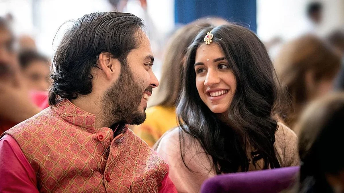 मुकेश अंबानी के बेटे अनंत अंबानी और राधिका मर्चेंट का हुआ रोका, सामने आईं सेलिब्रेशन की पहली तस्वीर