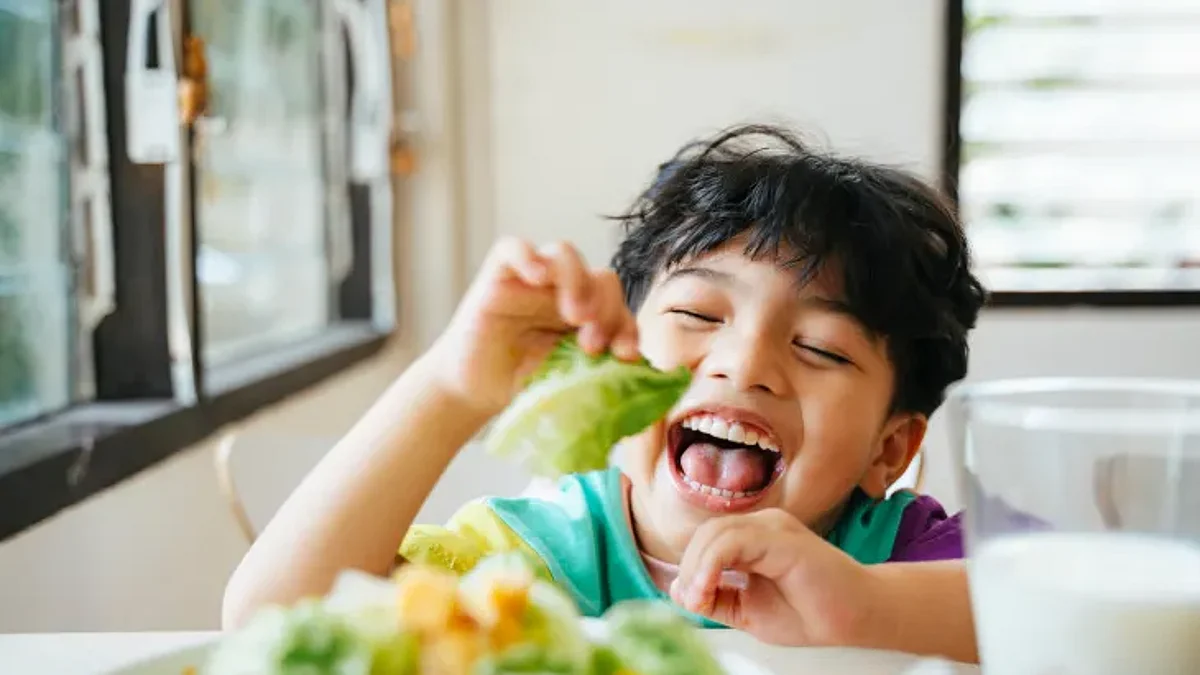 Kids Corner: क्या आपका बच्चा भी सलाद से भागता है दूर तो ऐसे खाना सिखाएं