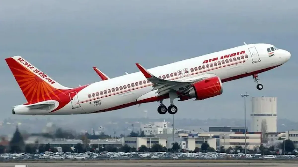 फ्लाइट में पेशाब करने की एक और घटना: अब नशे में धुत शख्स ने महिला के कंबल पर किया अभद्र काम